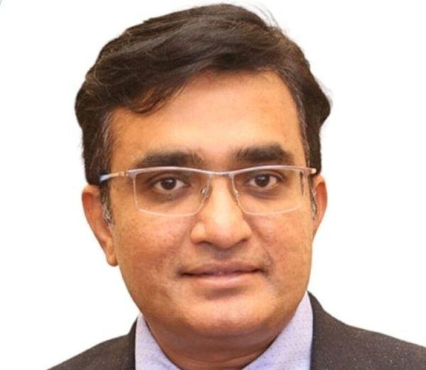 आवारा कुत्तों के हमले से वाघ बकरी चाय के मालिक पराग देसाई का निधन ।