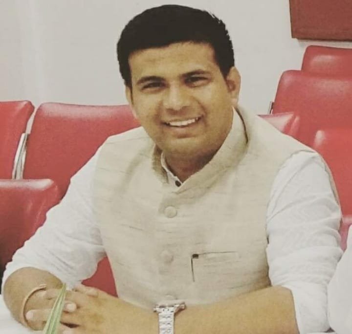 पार्किंग से करोड़ों की कमाई कर रहा प्राधिकरण , ज़िम्मेदारी के नाम पर सिफर – रंजन तोमर