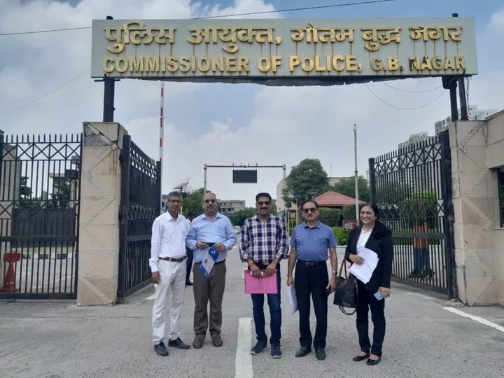 सुपरटेक बिल्डर के खिलाफ एफआईआर कराने के लिए फ्लैट खरीदारों ने पुलिस कमिश्नर से की मुलाकात