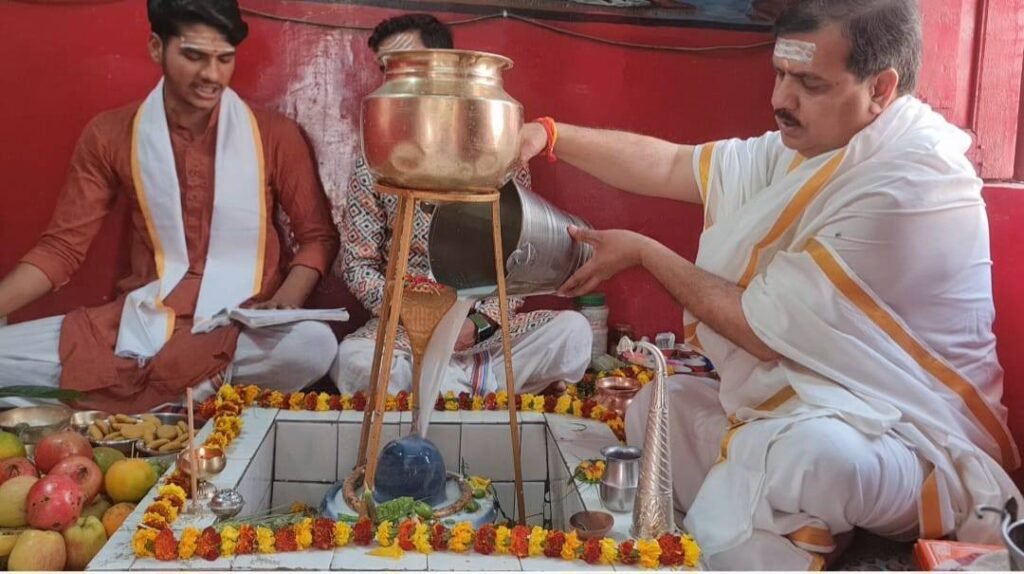 दीपक दुबे के शिव शक्तिपीठ वैदिक आश्रम गाजीपुर में हुआ भव्य शिव महोत्सव