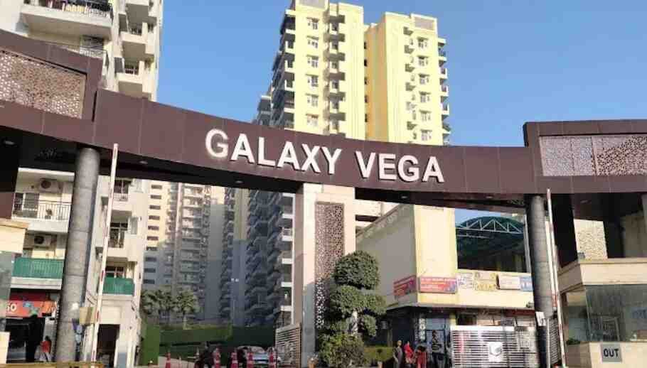 गैलेक्सी वेगा अपार्टमेंट ओनर्स एसोसिएशन (GVAOA) के खिलाफ जोरदार विरोध प्रदर्शन