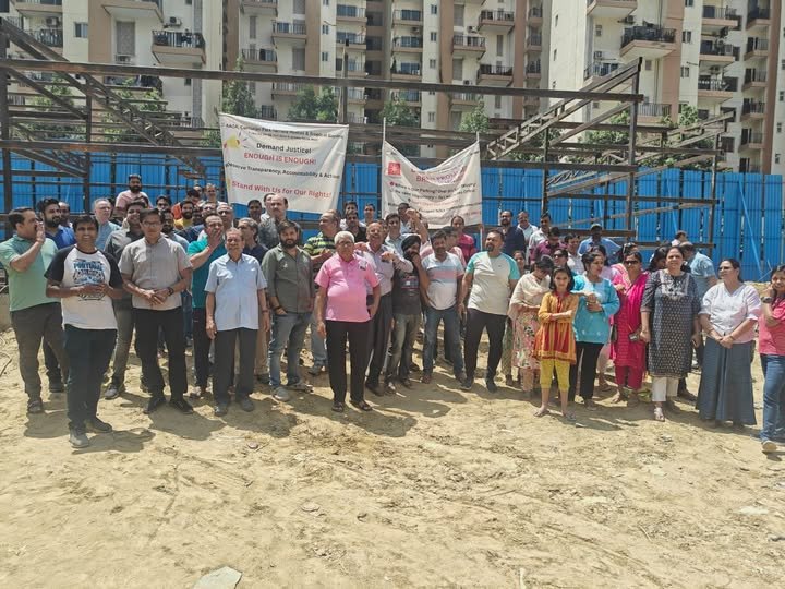 सेंचुरियन पार्क टेरेस होम्स ट्रॉपिकल गार्डन के गुस्साए निवासियों ने NBCC के खिलाफ किया विरोध प्रदर्शन