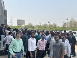 नेक्स वन में हंगामा ऑफिस ओनर्स के साथ गुंडागर्दी, बाउंसर्स ने मंत्री के नाम से दी धमकी, पुलिस पर पक्षपात का आरोप ।