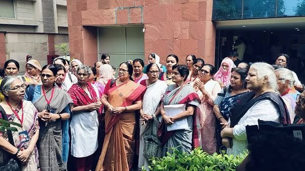 एडवां दिल्ली कमेटी का सम्मेलन हुआ सम्पन्न! कविता शर्मा सचिव, आशा यादव अध्यक्ष, रेनू शर्मा कोषाध्यक्ष चुनी गई!