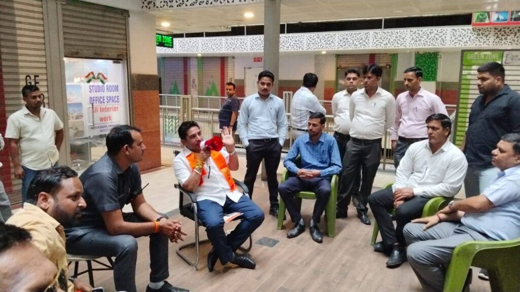 गौर बिल्डर ने लूट लिया क्या आप गौर बिल्डर से प्रॉपर्टी खरीद रहे हैं बिल्डर आपको कर देगा बर्बाद ??