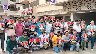 गौर बिल्डर के खिलाफ रेजिडेंट्स का हंगामा, सुरक्षा-सफाई की बदहाल व्यवस्था को लेकर किया प्रदर्शन