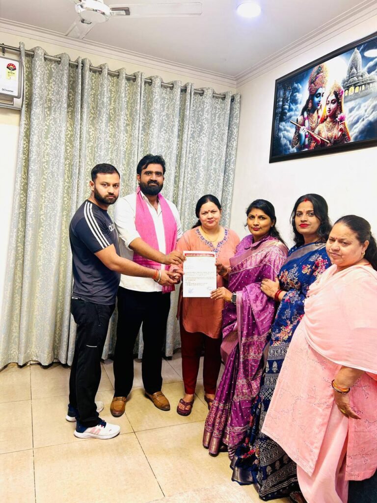 समाजवादी पार्टी जिलाध्यक्ष महिला सभा डॉ शशि यादव द्वारा संगठन का किया