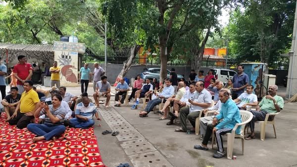 उद्योग विहार सोसाइटी की पूर्व RWA टीम नहीं दे रही 1.15 करोड़ का लेखा जोखा ।