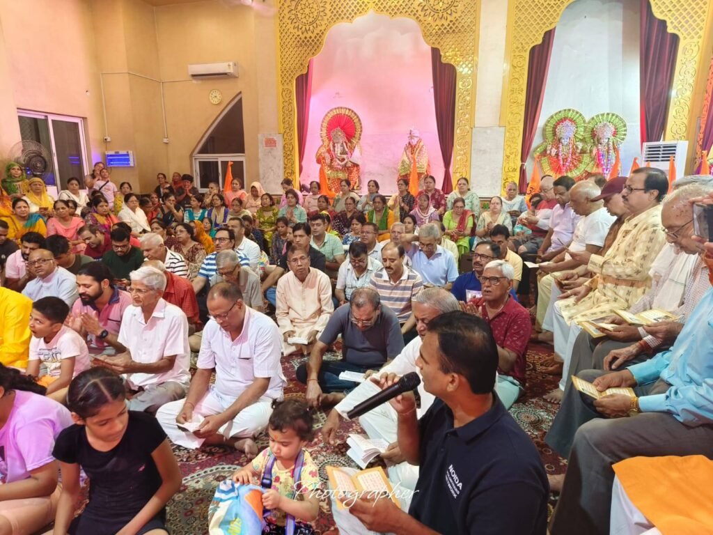 गौरसौन्दर्यम सोसायटी के हरे राम हरे कृष्ण मंदिर में श्री हनुमान चालीसा की तृतीय वर्षगाँठ व 156 वां श्री हनुमान चालीसा पाठ सम्पन्न हुआ