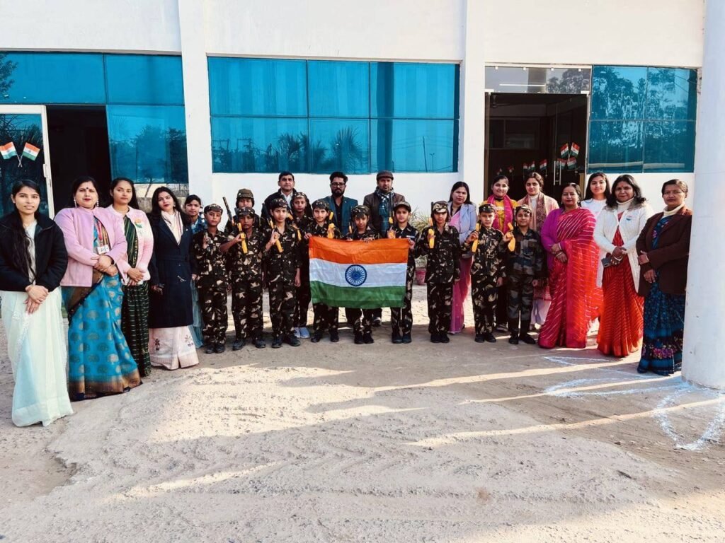 द ग्लोबल स्कूल में 77वाँ गणतंत्र दिवस हर्षोल्लास से मनाया गया