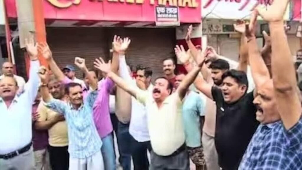 मेरठ सेंट्रल मार्किट के व्यापारियों में आक्रोश व्यापारियों में हाहाकार