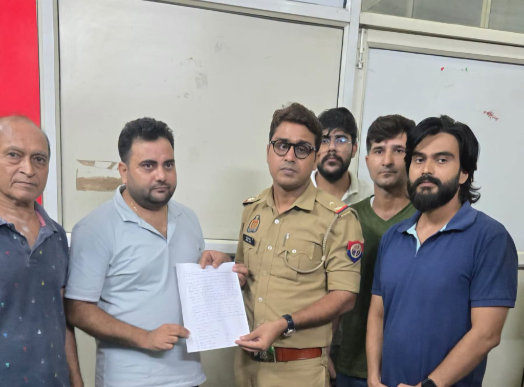 सुपरटेक इको विलेज-2 के टावर बी-8 में दो महीने से पानी के लिए हाहाकार, मेंटेनेंस की लापरवाही से त्रस्त हुए लोग