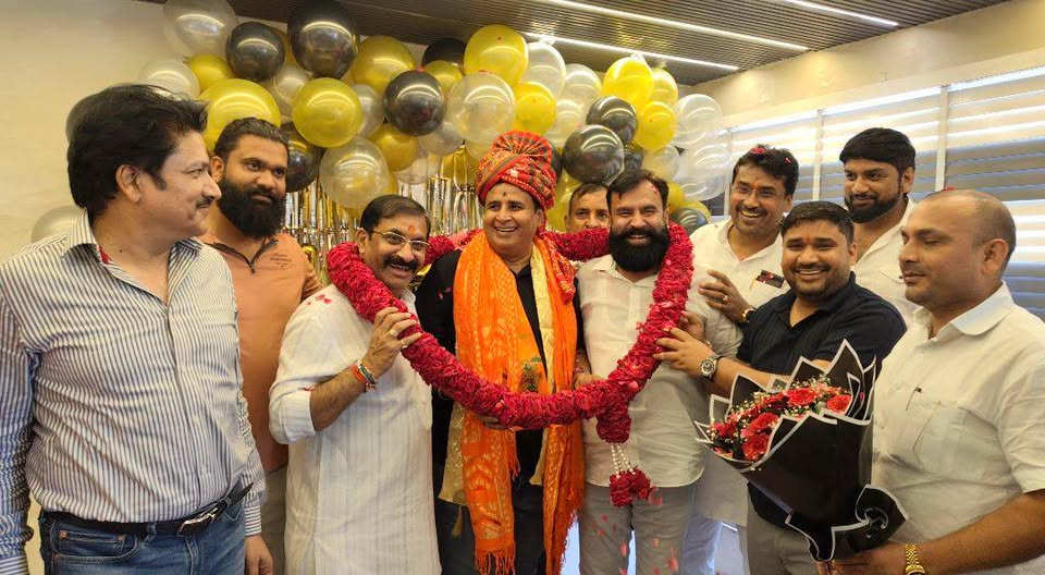 सीबीजी मैन ऑफ़ इंडिया पीयूष द्विवेदी के जन्मदिन पर समाजसेवियों का बधाई देने के लिए लगा तांता