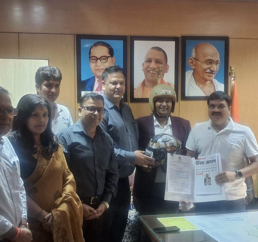 यमुना एक्सप्रेसवे पर घायलों को बचाने के लिए सिर्फ ₹1 में हेलीकॉप्टर सुविधा देंगे हेलमेट मैन