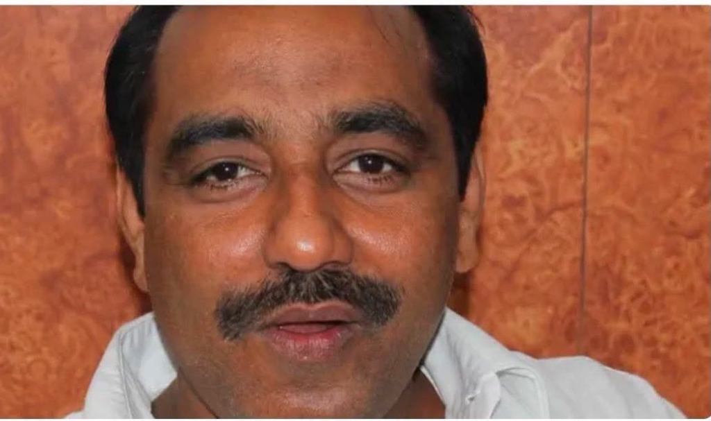 नोएडा के बिल्डर हरेन्द्र यादव के कई ठिकानों पर ED ने रेड मारी